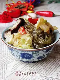 Stewed rice strips with Chinese cabbage
