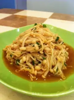 Flammulina velutipes salad with mustard