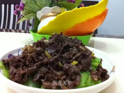 stir-fried beef tendon with bitter gourd