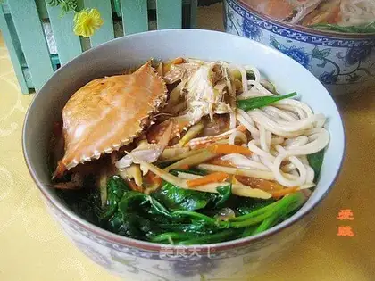 swimming crab mixed vegetable noodles