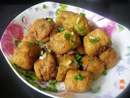 Stuffed meat with oily tofu