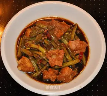 Stewed ribs with sword beans