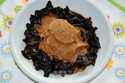 stir-fried black fungus with vegetarian chicken