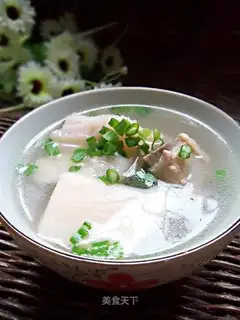 Lotus root and pork ribs soup
