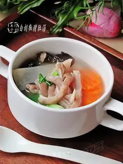 White pepper pork tripe soup