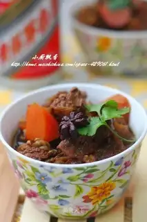 Stewed beef brisket with carrot