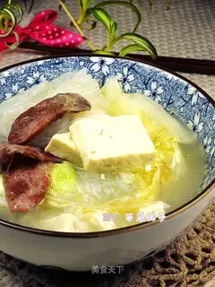 Chinese cabbage and tofu soup