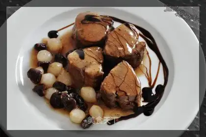 Red wine vinegar pork tenderloin