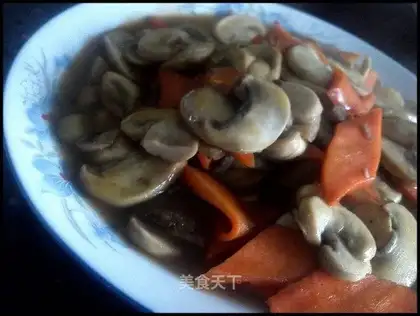 stir-fried mushrooms with big red radish