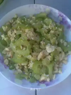 Scrambled eggs with bitter gourd