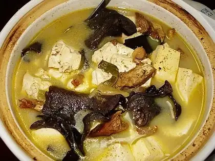 Mussel and tofu soup
