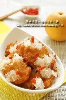 Sweet snow pear cake