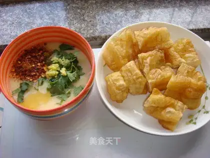 Dried fried dough stick with pea powder