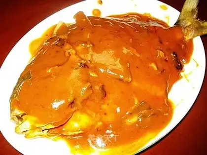 Silver pomfret in tomato sauce