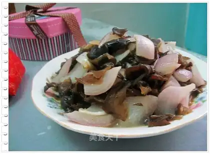 fungus and onion