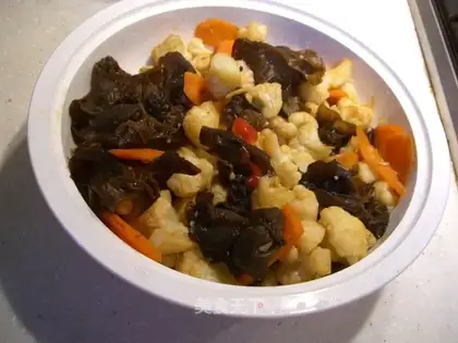 Cauliflower in tomato sauce