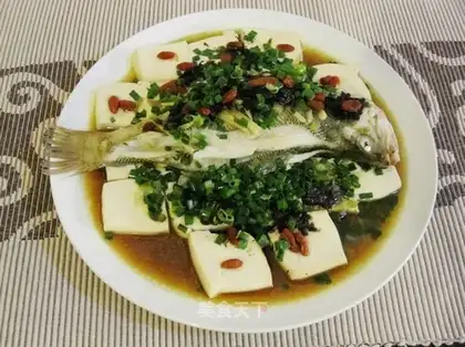 Steamed perch with olive vegetable