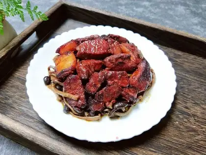 Tea mushrooms, red meat