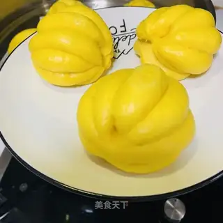Pumpkin buns
