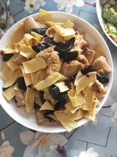 Monkey mushrooms