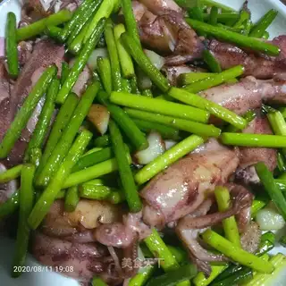 You're the one who's gonna blow up the garlic squid