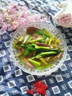 Sour duck blood soup