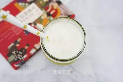 Self-refrigerated milk cap tea