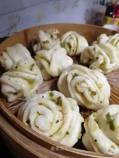Mini onion rolls