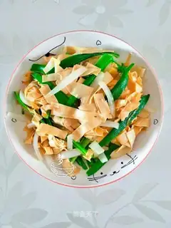 Onion dry tofu fried acorns