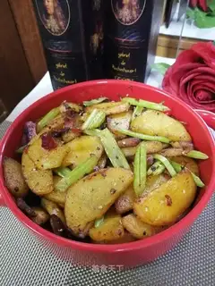 Five bouquet of potatoes
