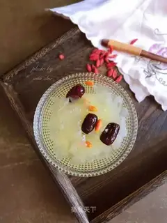 Iced silver ear soup