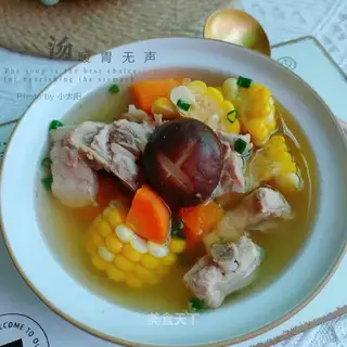 Sweet and delicious mushroom ribs soup