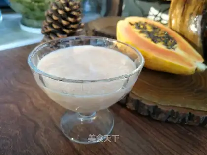A papaya banana shake
