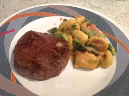 Plum-coloured potatoes