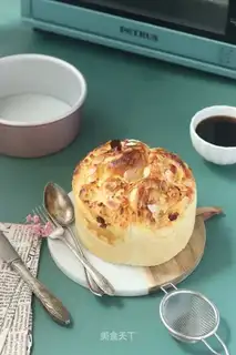 Sweet soufflés tore bread
