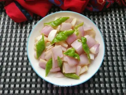 Sprinkled onions