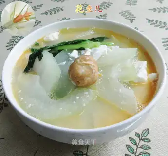 Chicken-crunch pickle and egg omelet soup
