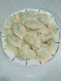 ♪ Rolfie pickles, mushroom dumplings ♪
