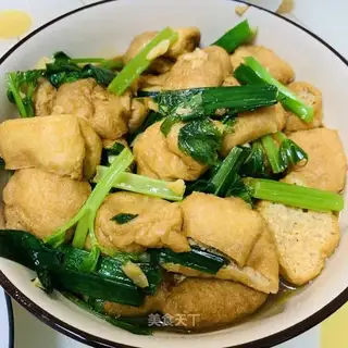 Celery fried tofu