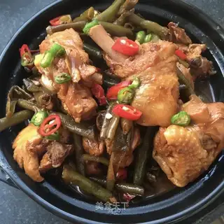 Sour bean horned chicken leg