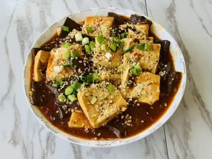 Pyramid duck with tofu