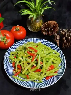 Cream peppers and emptiness