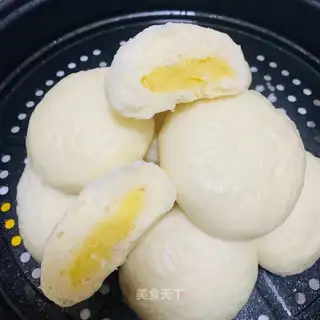 Homemade milk buns