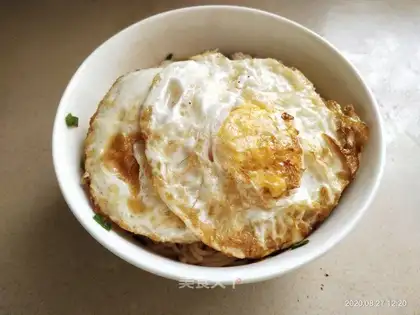 Fried egg noodles