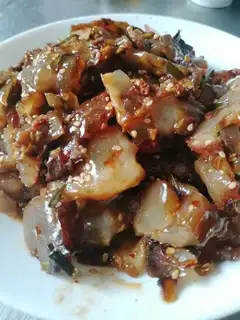 A spicy, spicy cow hoof