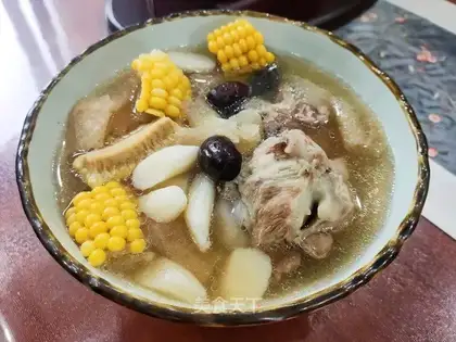 Corncracker steak soup