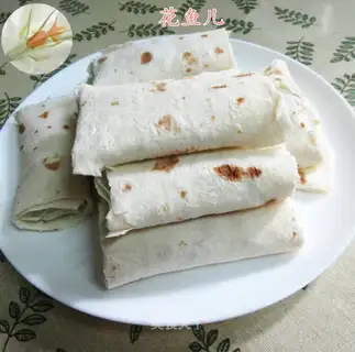 A pickle with white-snake rolls