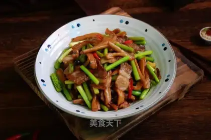 Rook and garlic and gravy