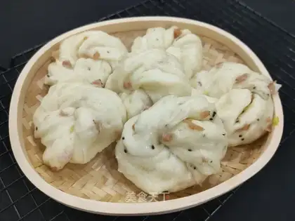 Ham black sesame onion rolls