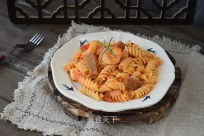 Tomato steak shrimp. Noodles
